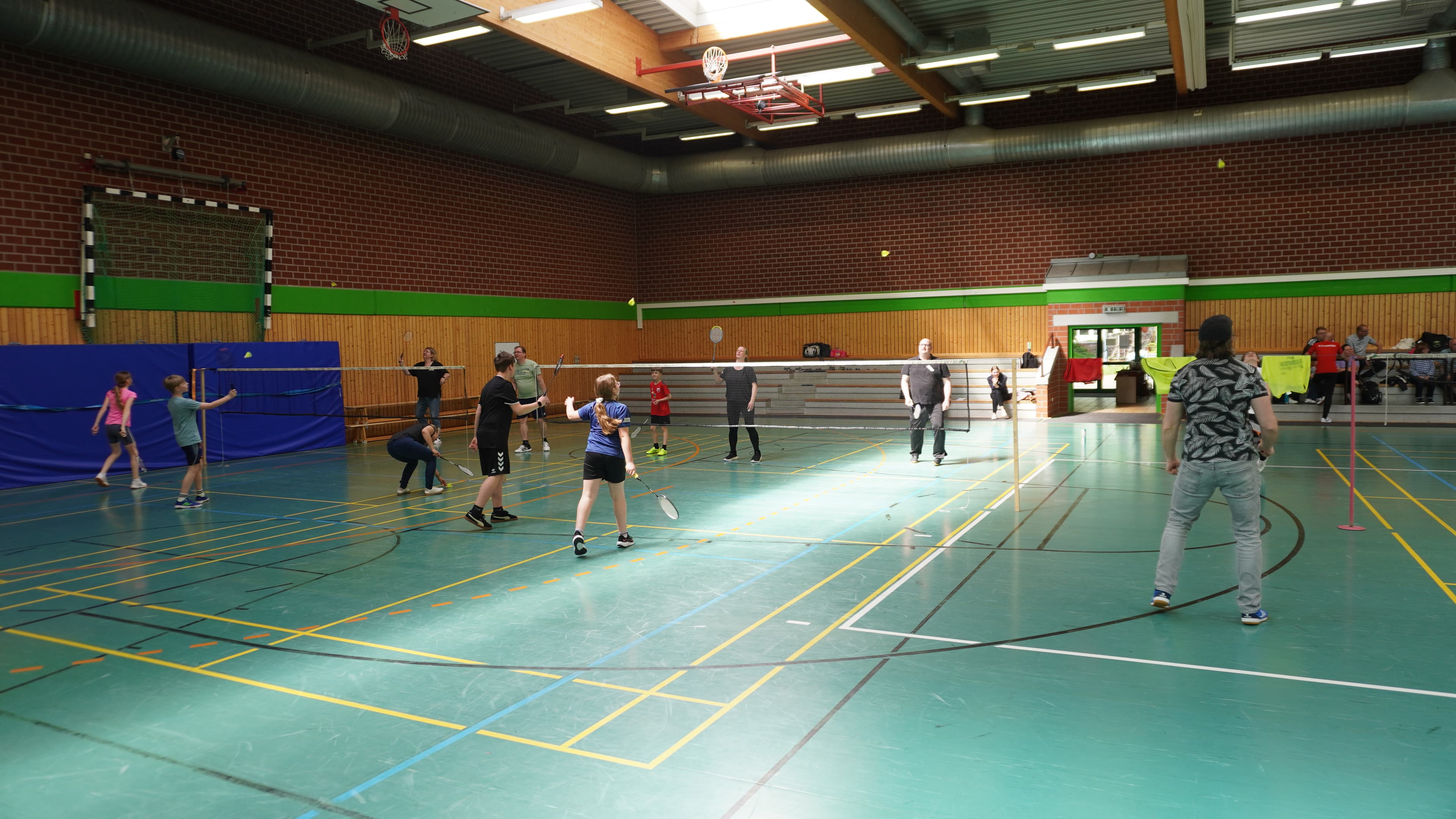 Badminton Familientag – articles/1779462131315-9e591db9-b9ba-48d3-83ad-bb36a7fbef29.jpg